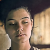 Цветна портретна фотография на момиче